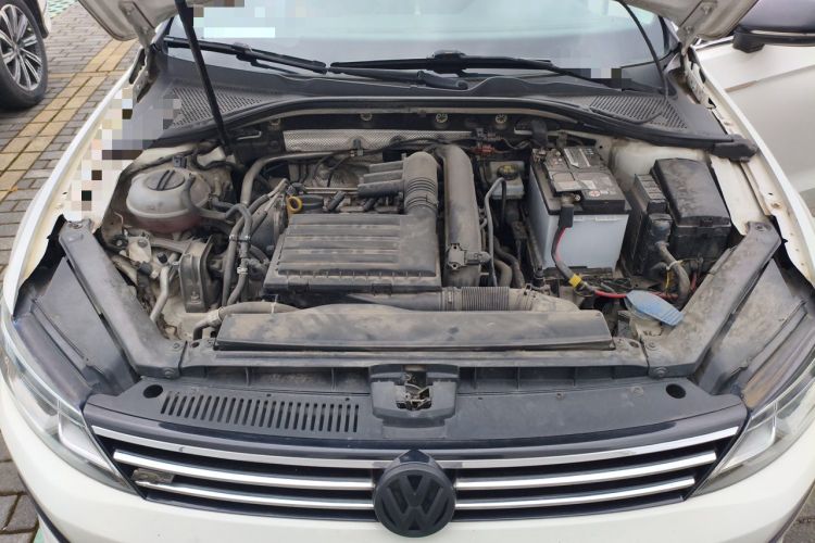 Used Volkswagen Lamando 2017 230TSI DSG Fashion Edition Engine Bay