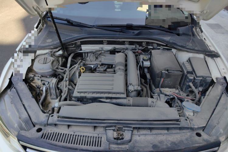Used Volkswagen Lamando 2017 280TSI DSG Comfort Edition Engine Bay