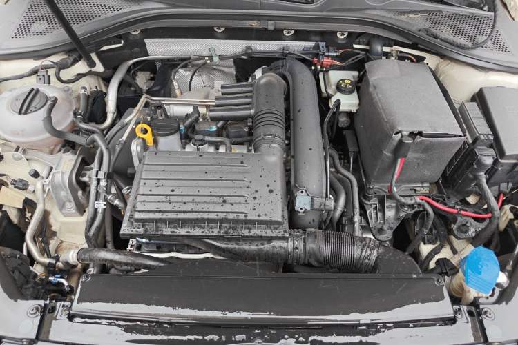 Used Volkswagen Lamando 2017 230TSI DSG Fashion Edition Engine Bay