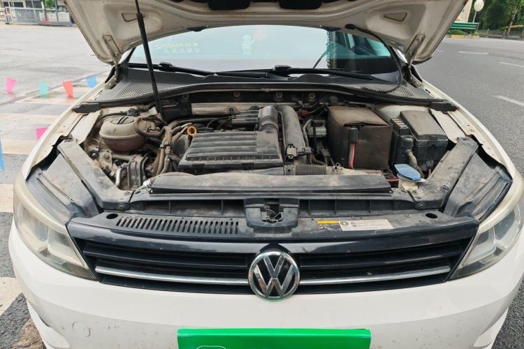 Used Volkswagen Lamando 2017 280TSI DSG Comfort Edition Engine Bay