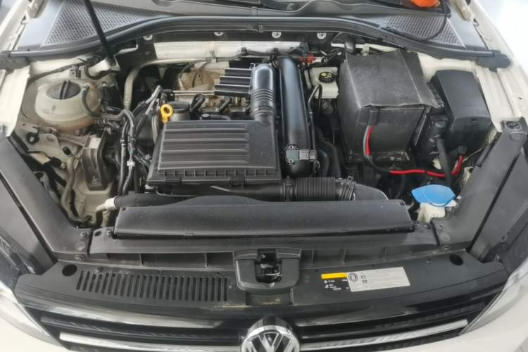 Used Volkswagen Lamando 2017 230TSI DSG Fashion Edition Engine Bay