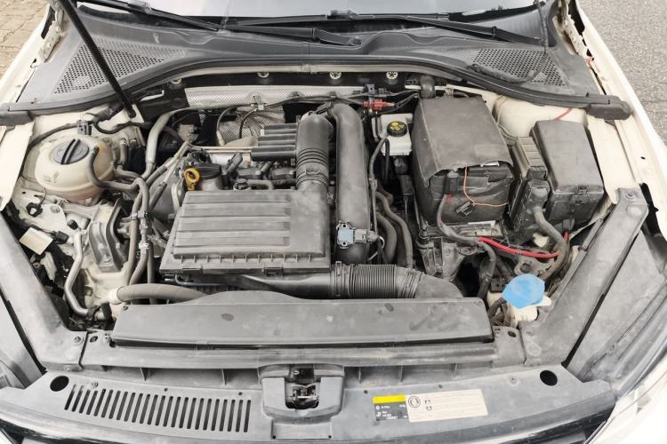 Used Volkswagen Lamando 2017 280TSI DSG Comfort Edition Engine Bay