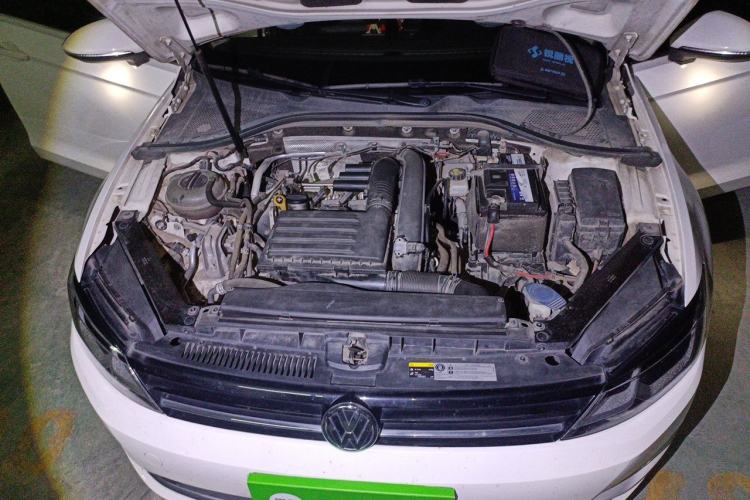 Used Volkswagen Lamando 2017 280TSI DSG Comfort Edition Engine Bay