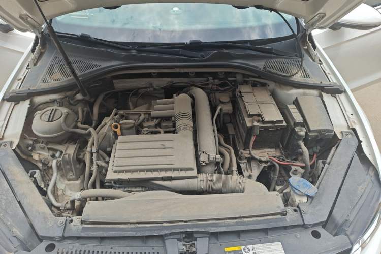 Used Volkswagen Lamando 2017 230TSI DSG Fashion Edition Engine Bay