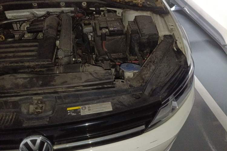Used Volkswagen Lamando 2017 280TSI DSG Comfort Edition Engine Bay Left