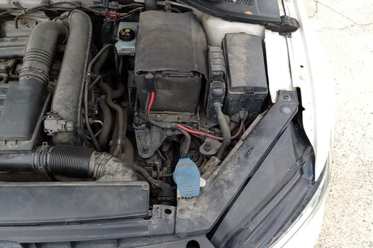 Used Volkswagen Lamando 2017 280TSI DSG Comfort Edition Engine Bay Left