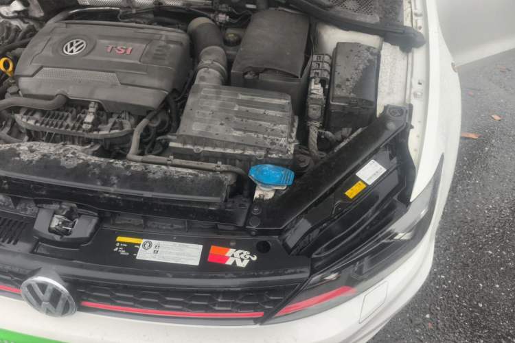 Used Volkswagen Lamando 2017 2.0T GTS Engine Bay Left