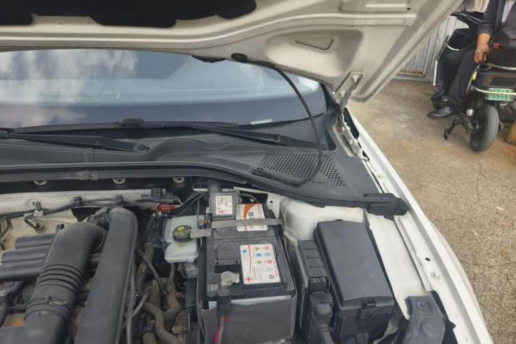 Used Volkswagen Lamando 2017 230TSI DSG Fashion Edition Engine Bay Left