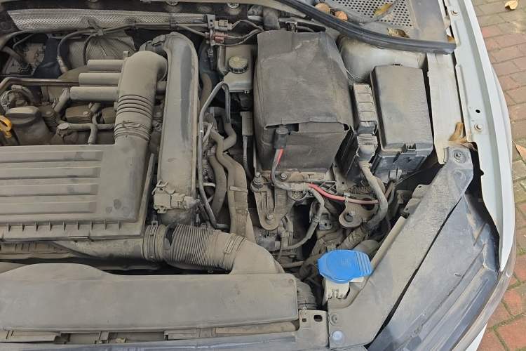 Used Volkswagen Lamando 2017 280TSI DSG Comfort Edition Engine Bay Left