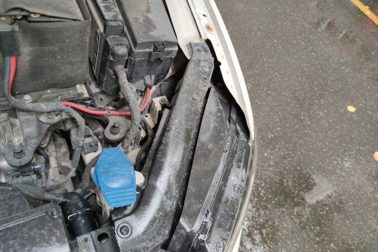 Used Volkswagen Lamando 2017 280TSI DSG Comfort Edition Engine Bay Left