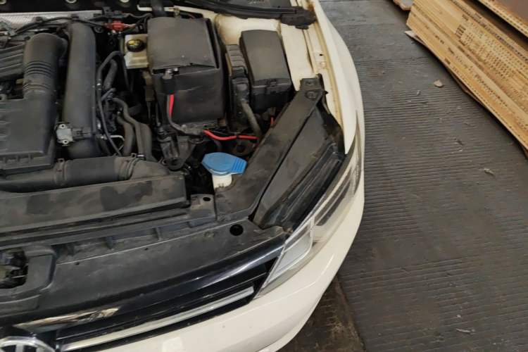 Used Volkswagen Lamando 2017 230TSI DSG Fashion Edition Engine Bay Left