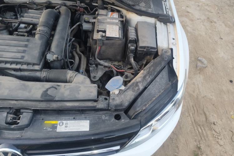 Used Volkswagen Lamando 2017 230TSI DSG Fashion Edition Engine Bay Left