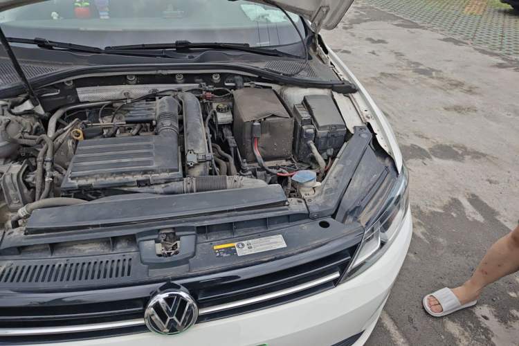 Used Volkswagen Lamando 2017 230TSI DSG Fashion Edition Engine Bay Left