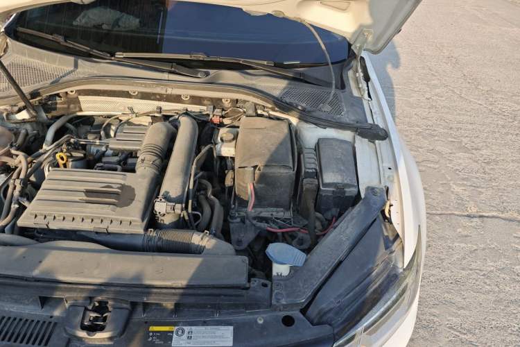 Used Volkswagen Lamando 2017 230TSI DSG Fashion Edition Engine Bay Left