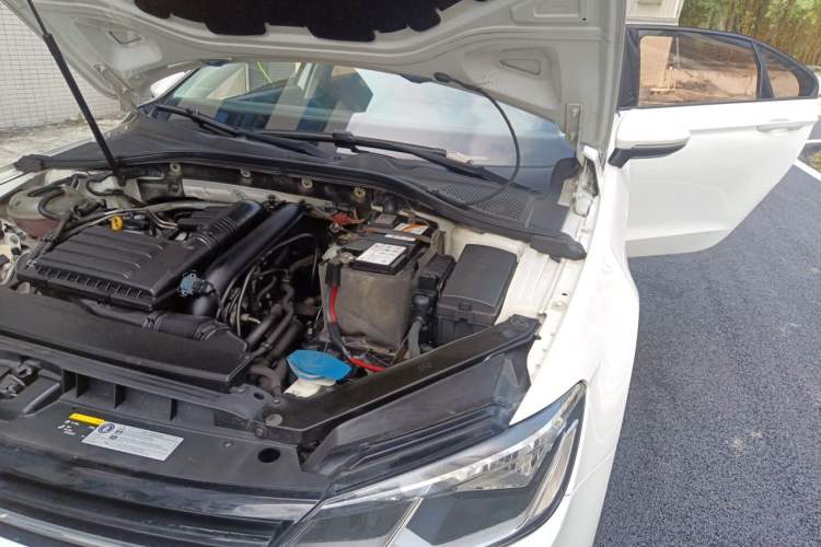 Used Volkswagen Lamando 2017 230TSI DSG Fashion Edition Engine Bay Left