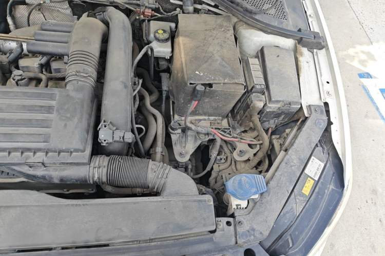 Used Volkswagen Lamando 2017 280TSI DSG Luxury Edition Engine Bay Left