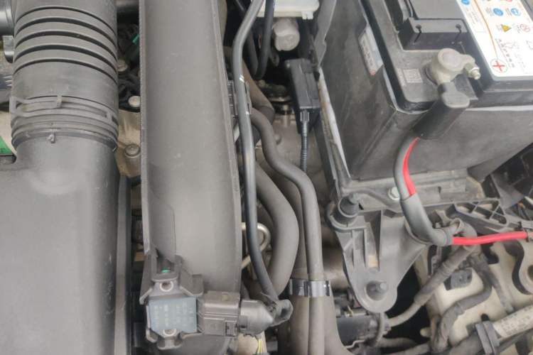 Used Volkswagen Lamando 2017 230TSI DSG Fashion Edition Engine Bay Left