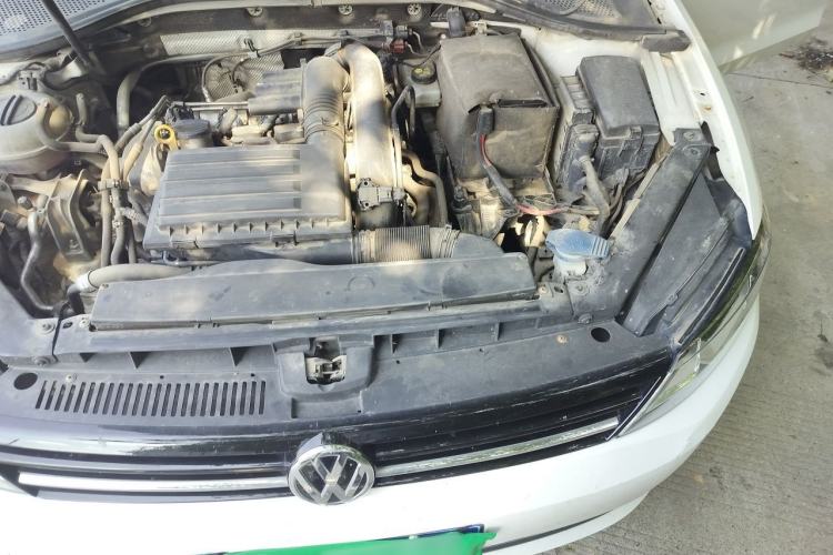 Used Volkswagen Lamando 2017 230TSI DSG Fashion Edition Engine Bay Left