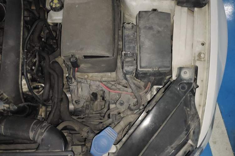 Used Volkswagen Lamando 2017 230TSI DSG Fashion Edition Engine Bay Left