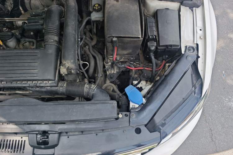 Used Volkswagen Lamando 2017 280TSI Manual Comfort Edition Engine Bay Left