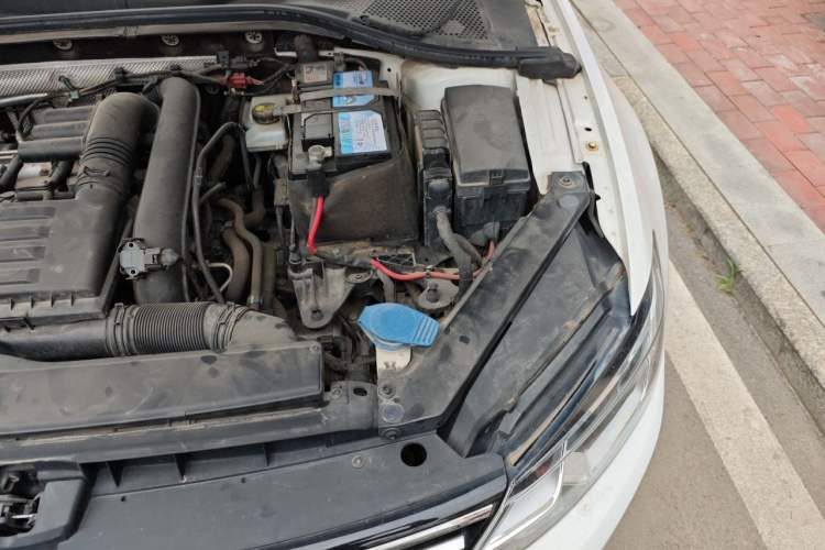 Used Volkswagen Lamando 2017 230TSI DSG Fashion Edition Engine Bay Left