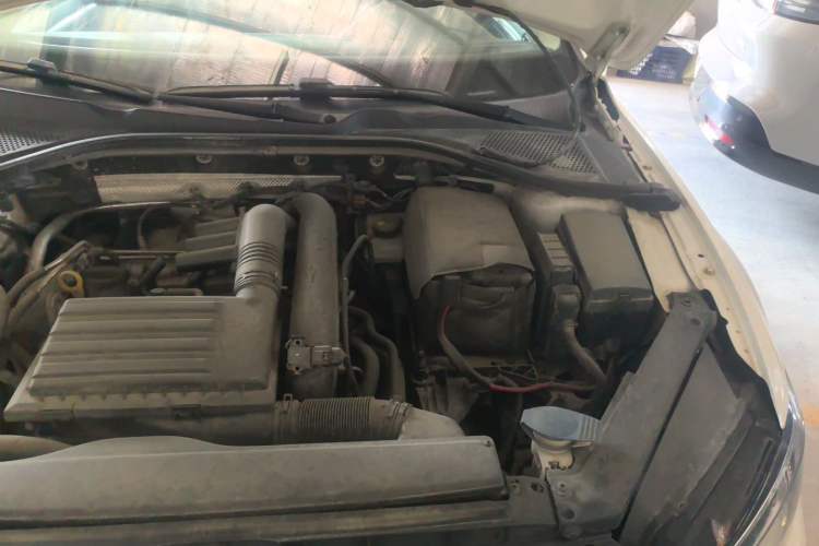 Used Volkswagen Lamando 2017 280TSI DSG Comfort Edition Engine Bay Left