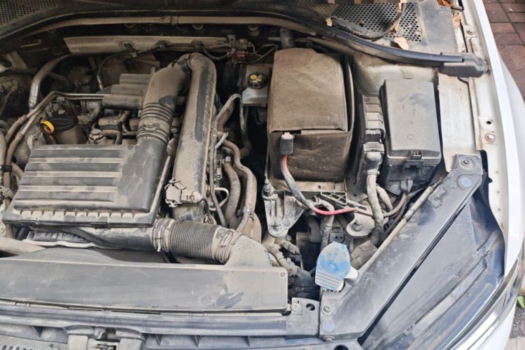Used Volkswagen Lamando 2017 230TSI Manual Trend Edition Engine Bay Left