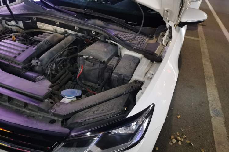 Used Volkswagen Lamando 2017 280TSI DSG Comfort Edition Engine Bay Left