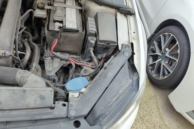 Used Volkswagen Lamando 2017 230TSI DSG Fashion Edition Engine Bay Left
