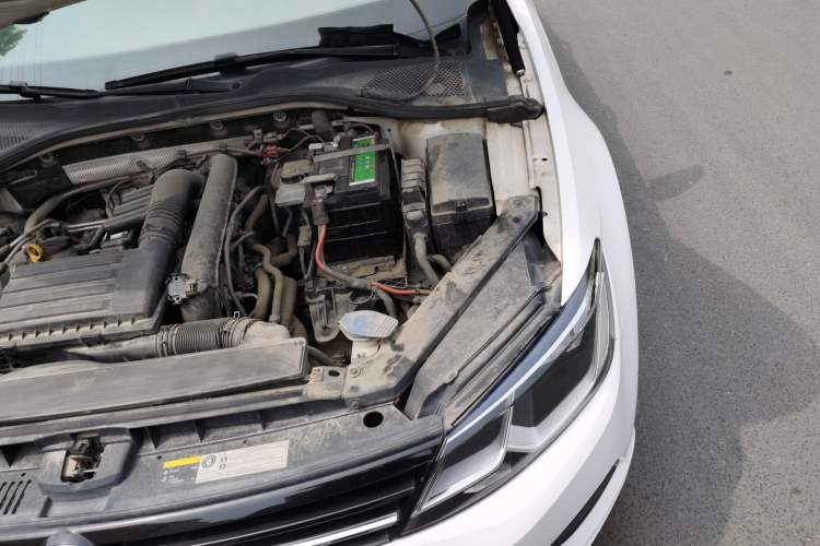 Used Volkswagen Lamando 2017 230TSI DSG Fashion Edition Engine Bay Left