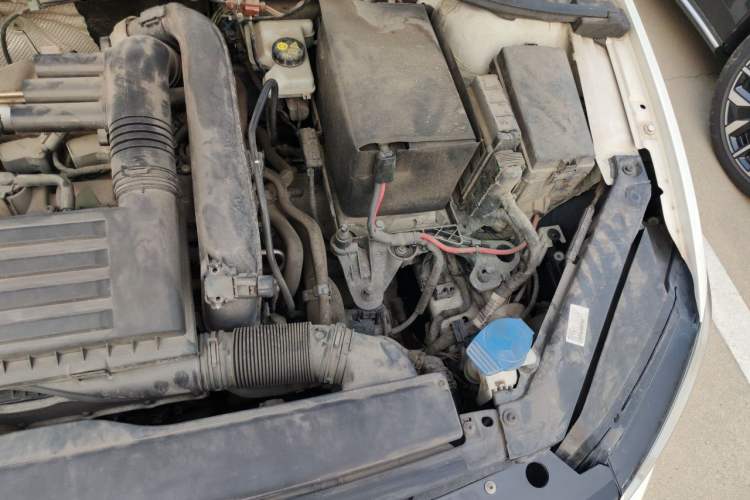 Used Volkswagen Lamando 2017 230TSI DSG Fashion Edition Engine Bay Left