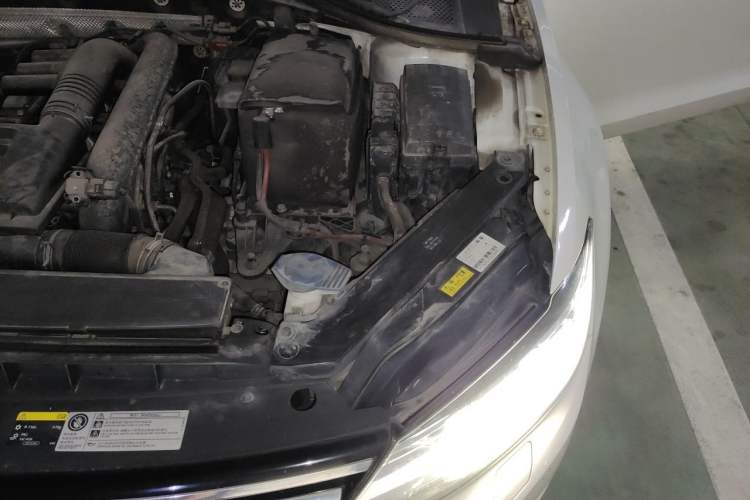 Used Volkswagen Lamando 2017 280TSI DSG Luxury Edition Engine Bay Left