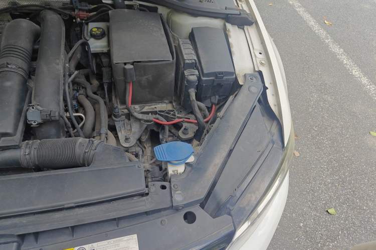 Used Volkswagen Lamando 2017 280TSI DSG Comfort Edition Engine Bay Left