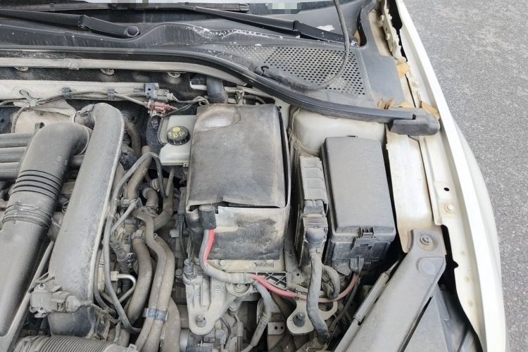 Used Volkswagen Lamando 2017 280TSI DSG Comfort Edition Engine Bay Left