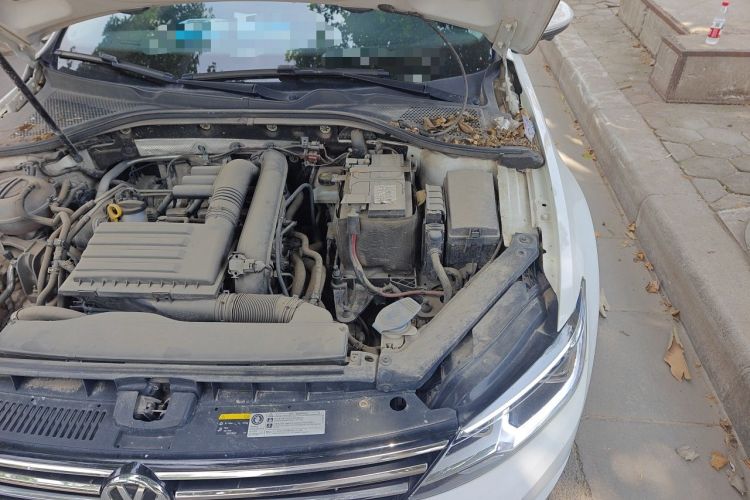 Used Volkswagen Lamando 2017 230TSI DSG Fashion Edition Engine Bay Left