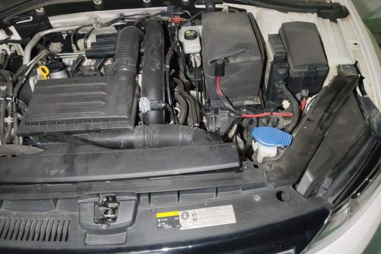 Used Volkswagen Lamando 2017 230TSI DSG Fashion Edition Engine Bay Left
