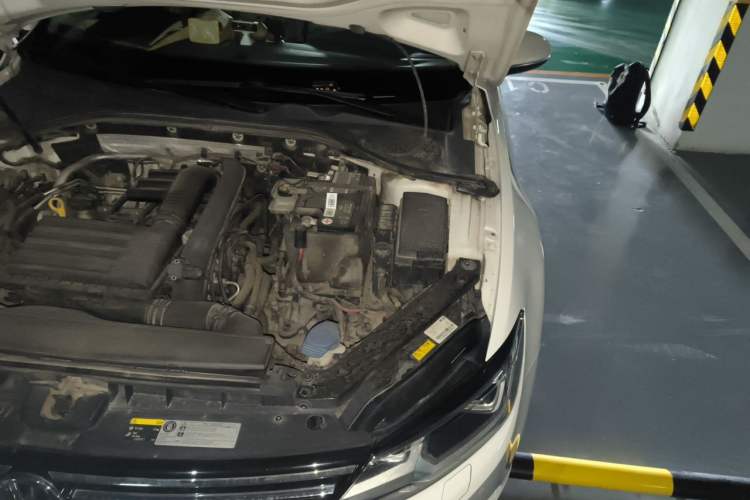 Used Volkswagen Lamando 2017 280TSI DSG Luxury Edition Engine Bay Left
