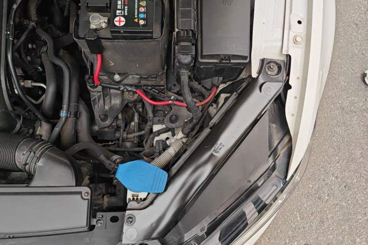 Used Volkswagen Lamando 2017 230TSI DSG Fashion Edition Engine Bay Left