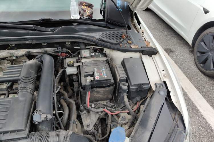 Used Volkswagen Lamando 2017 230TSI DSG Fashion Edition Engine Bay Left