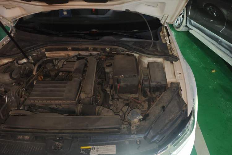 Used Volkswagen Lamando 2017 230TSI DSG Fashion Edition Engine Bay Left