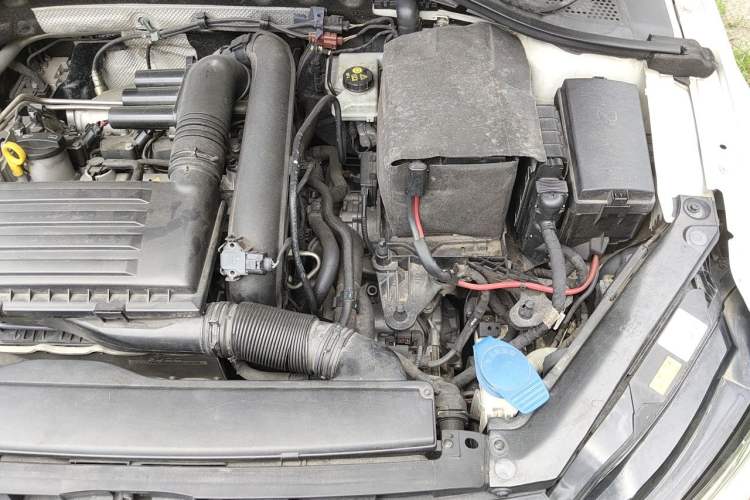 Used Volkswagen Lamando 2017 280TSI DSG Luxury Edition Engine Bay Left