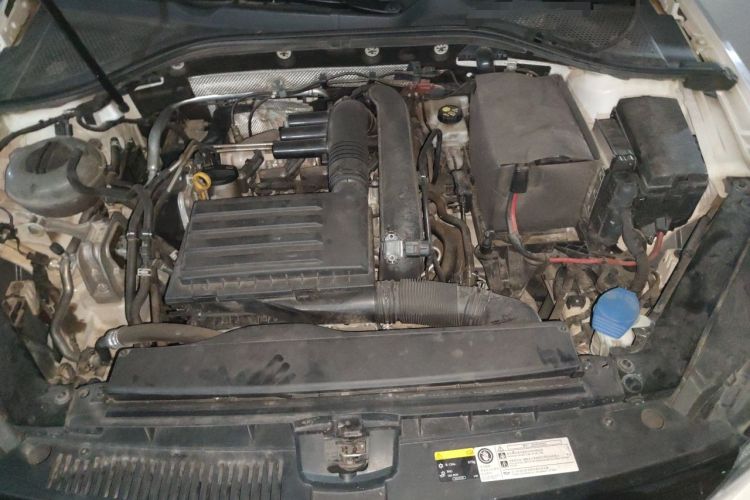 Used Volkswagen Lamando 2017 280TSI DSG Comfort Edition Engine Bay