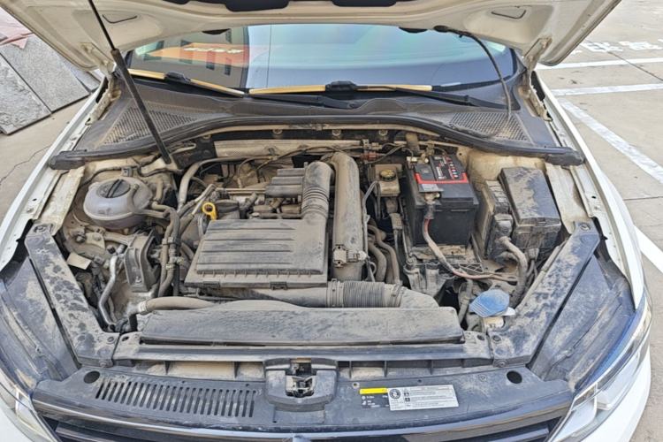 Used Volkswagen Lamando 2017 280TSI DSG Comfort Edition Engine Bay