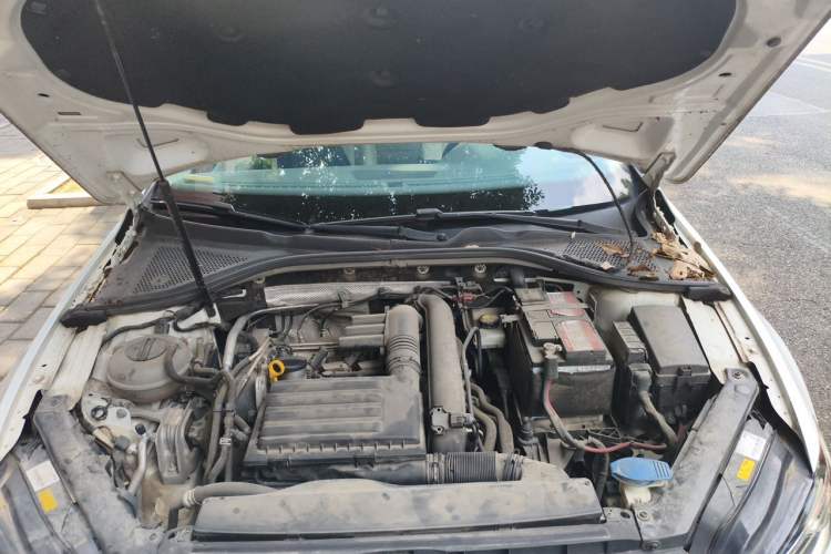 Used Volkswagen Lamando 2017 280TSI DSG Luxury Edition Engine Bay
