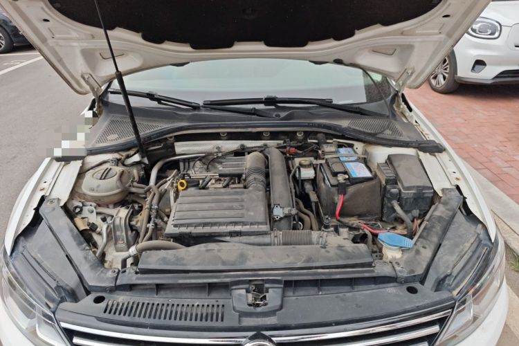 Used Volkswagen Lamando 2017 230TSI DSG Fashion Edition Engine Bay