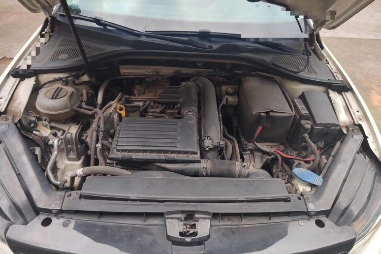 Used Volkswagen Lamando 2017 280TSI DSG Comfort Edition Engine Bay