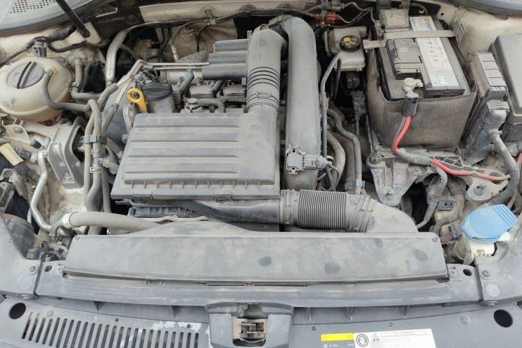 Used Volkswagen Lamando 2017 230TSI DSG Fashion Edition Engine Bay