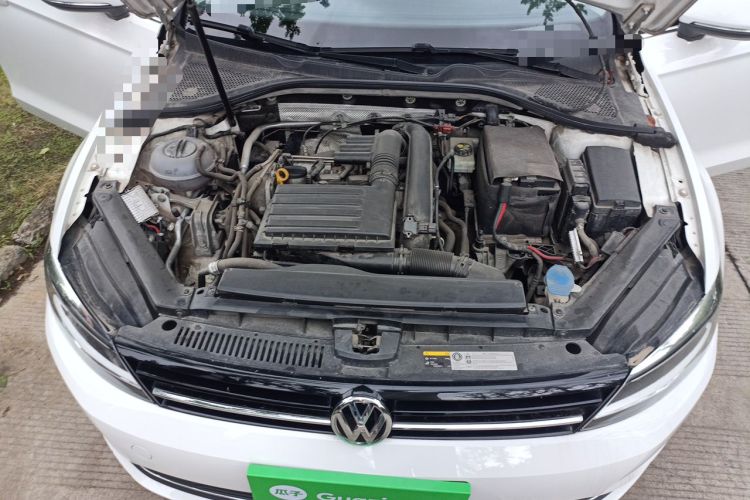 Used Volkswagen Lamando 2017 280TSI DSG Comfort Edition Engine Bay