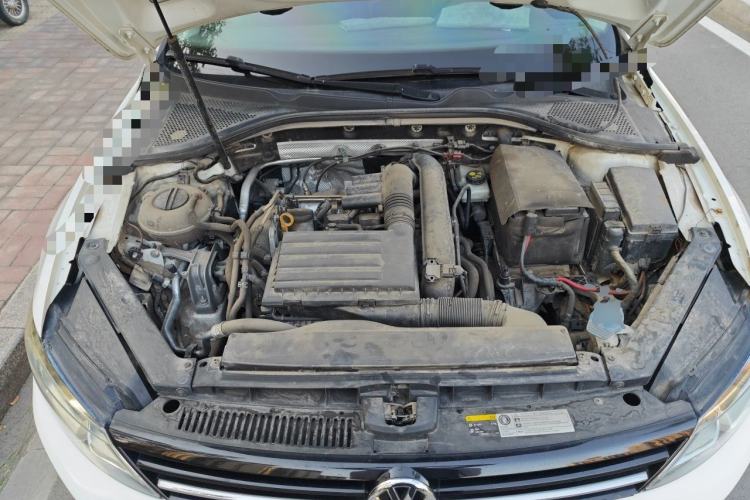 Used Volkswagen Lamando 2017 280TSI DSG Comfort Edition Engine Bay