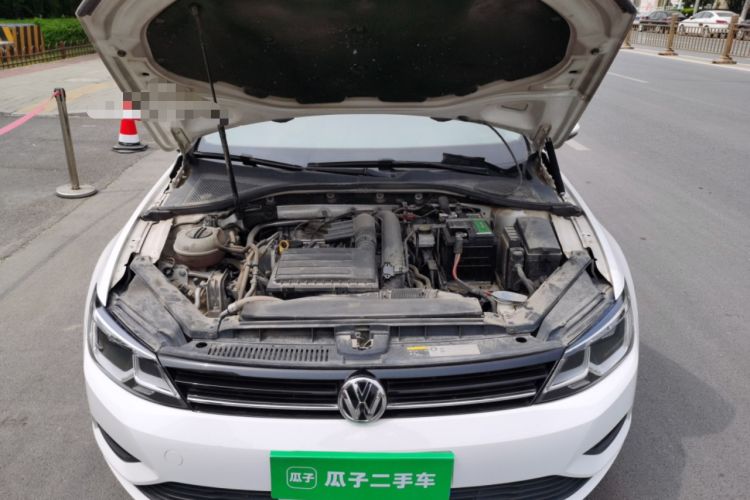 Used Volkswagen Lamando 2017 230TSI DSG Fashion Edition Engine Bay